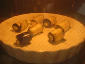 Rezept: Auberginenröllchen mit Pesto und Frischkäse Bild Nr. 2 Auberginenröllchen mit Pesto und Frischkäse - Rezept - Bild Nr. 2