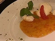 Rezept: Buttermilchmousse mit beschwipsten Zitrusfrüchten Buttermilchmousse mit beschwipsten Zitrusfrüchten - Rezept