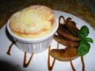 Quarksoufflé mit karamelisierten Apfelspalten - Rezept