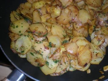 BEILAGE- "Bratkartoffeln aus rohen Kartoffeln" - Rezept