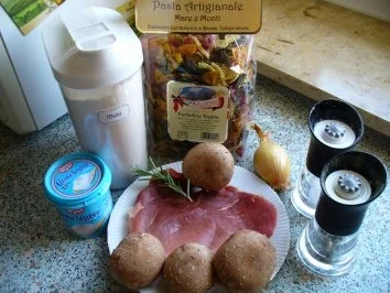 Rezept: Geschnetzeltes im Farfalle-Nest Bild Nr. 3 Geschnetzeltes im Farfalle-Nest - Rezept - Bild Nr. 3