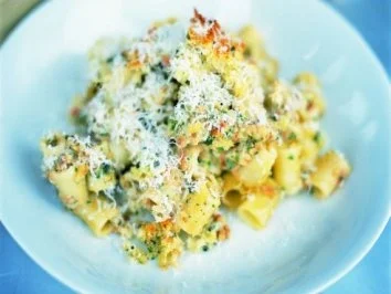 Schnelle Maccaroni und Käse mit Tomaten - Rezept