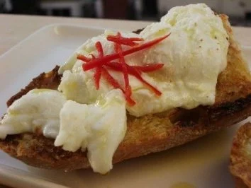 Chilli-Mozzarella-Zitronen Crostini - Rezept