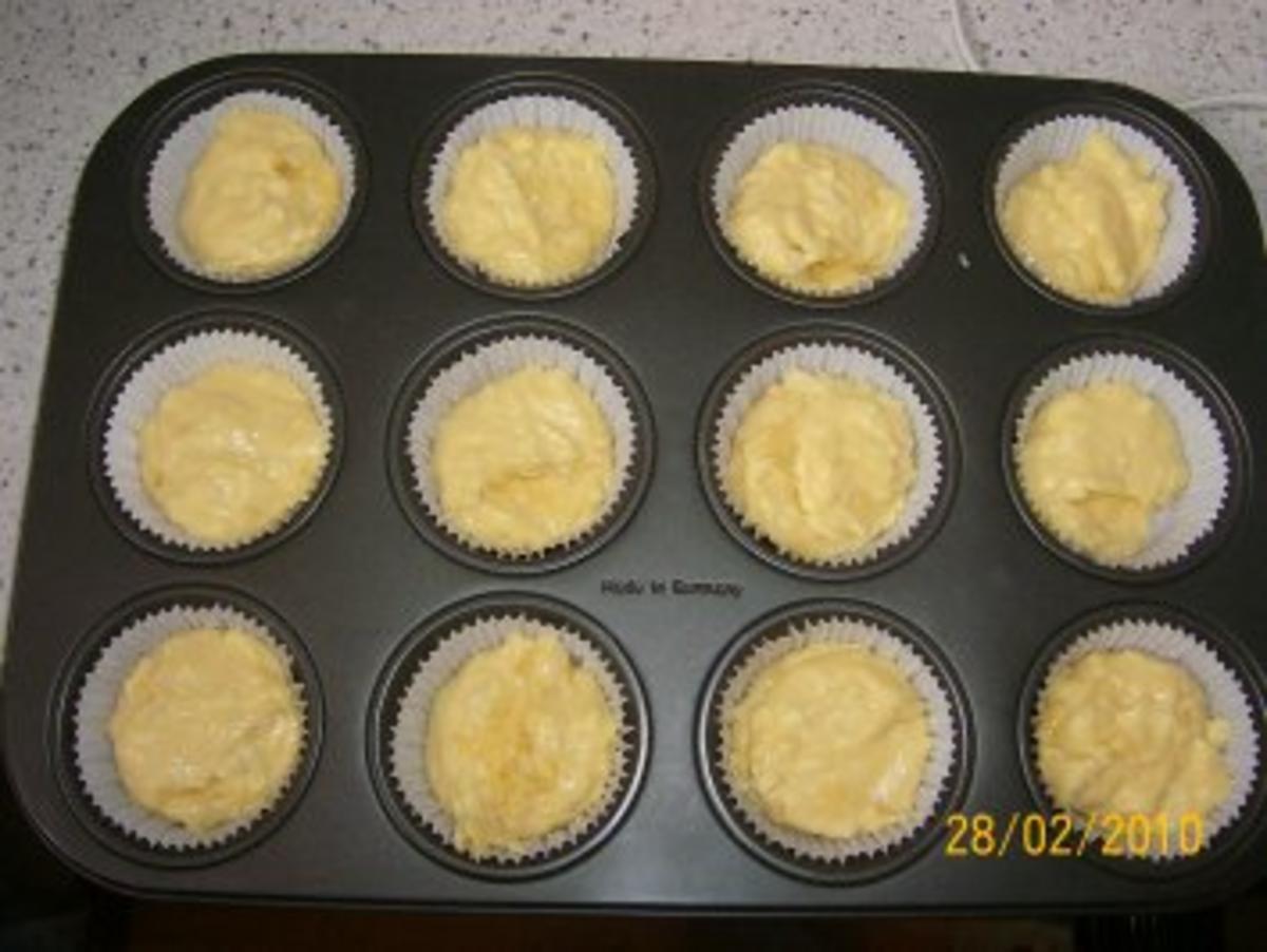 Apfel-Muffins mit Nutellaklecks und bunte Streusel - Rezept