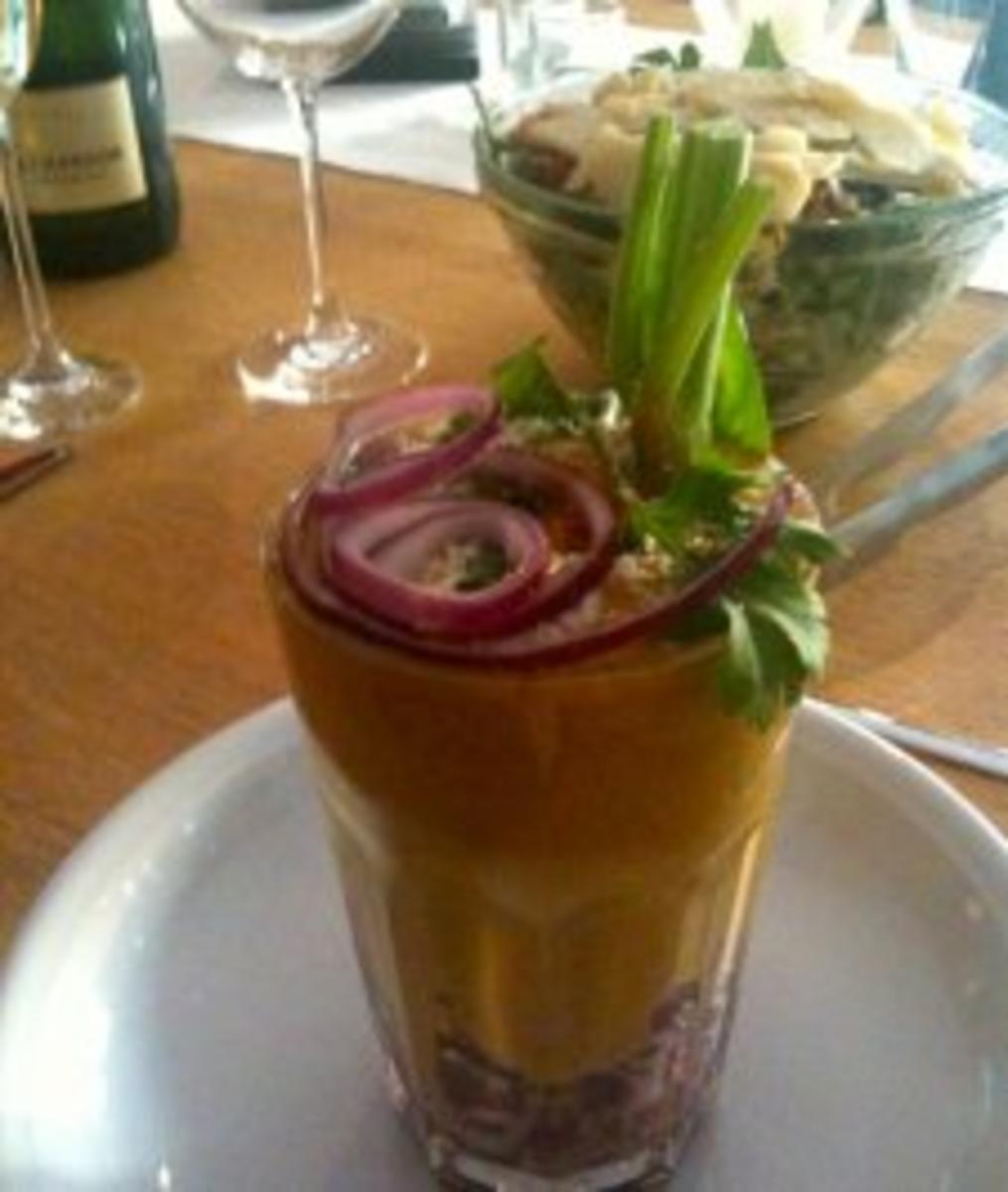 Bilder für Kalte Avocado-Selleriesuppe mit Thunfischtartar im Glas - Rezept