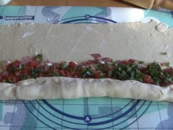 Pikantes Backen: Rosenkuchen mit Knoblauch- Crème fraiche - Rezept - Bild Nr. 5