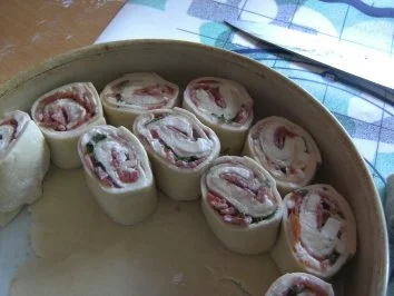 Pikantes Backen: Rosenkuchen mit Knoblauch- Crème fraiche - Rezept - Bild Nr. 6