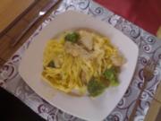 Tagliatelle mit Hähnchen - Broccoli Sahne Soße - Rezept