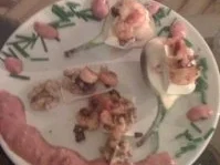 Feigen glasiert mit Camembert und Flusskrebsen an Preiselbeerdip - Rezept