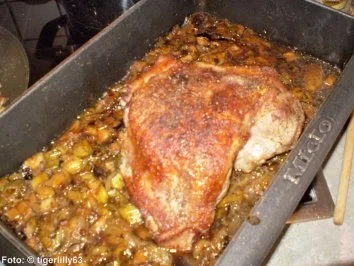 Putenoberkeule mit Möhren-Gemüse - Rezept