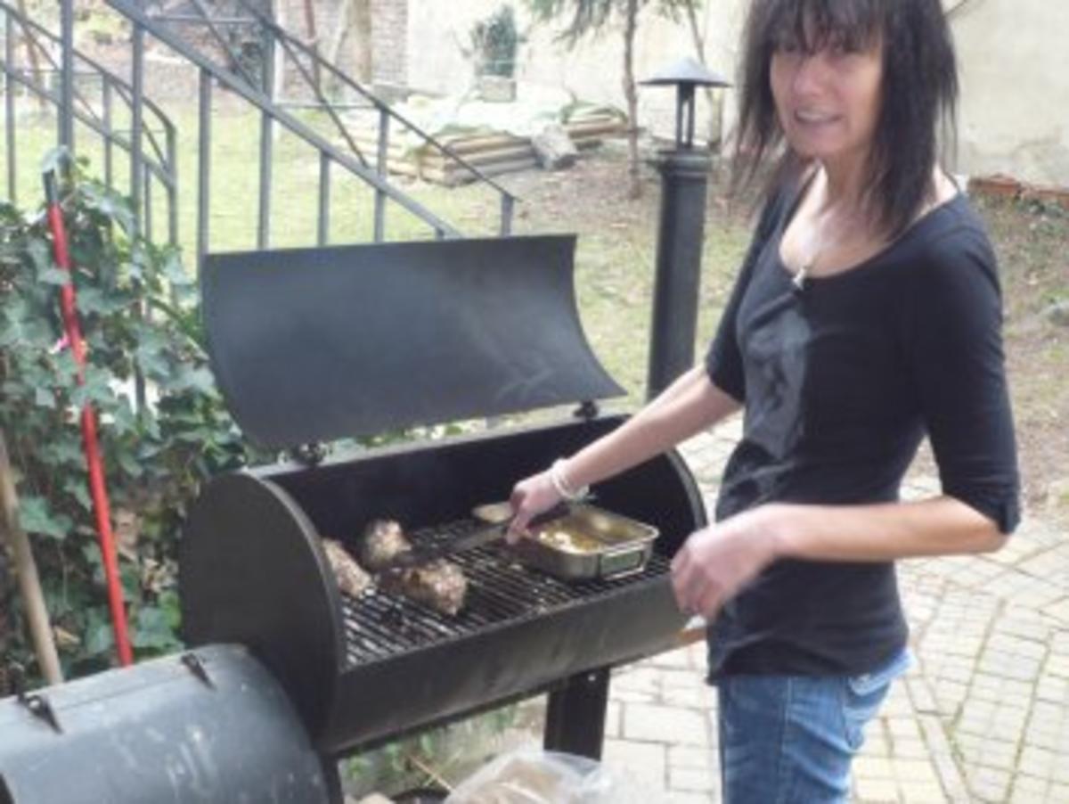 Barbecue - Lammhaxen mit Kartoffelgratin und Speckfisolen - Rezept - Bild Nr. 4