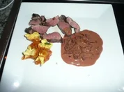 WILD/Hauptgericht:Rehfilet mit Pfifferling-Hagebuttenmarksoße - Rezept