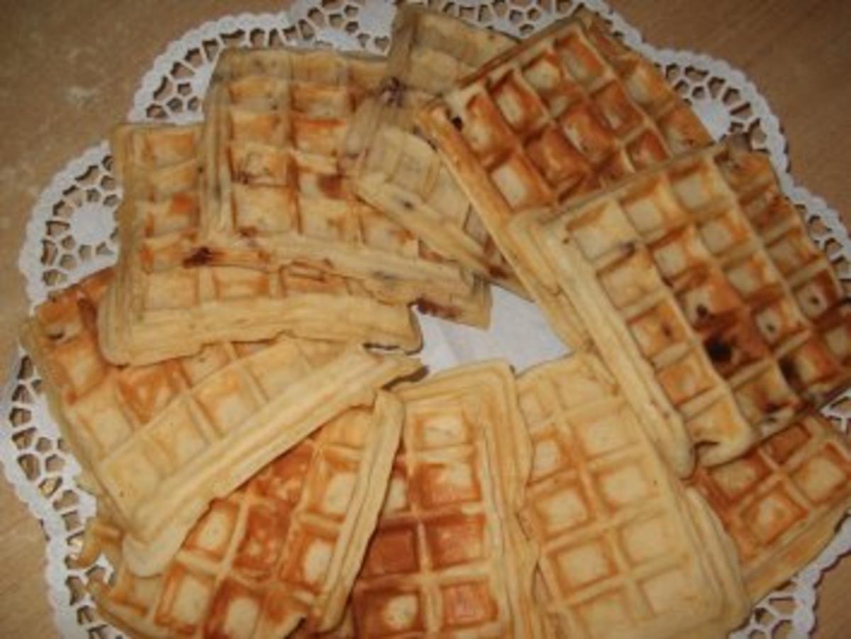 Bilder für Zweierlei Waffeln mit Schmand - Rezept