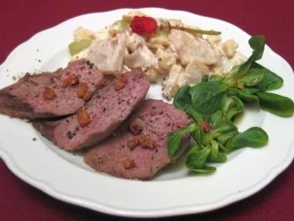 Waldorfsalat mit Entenbrustfilet - Rezept