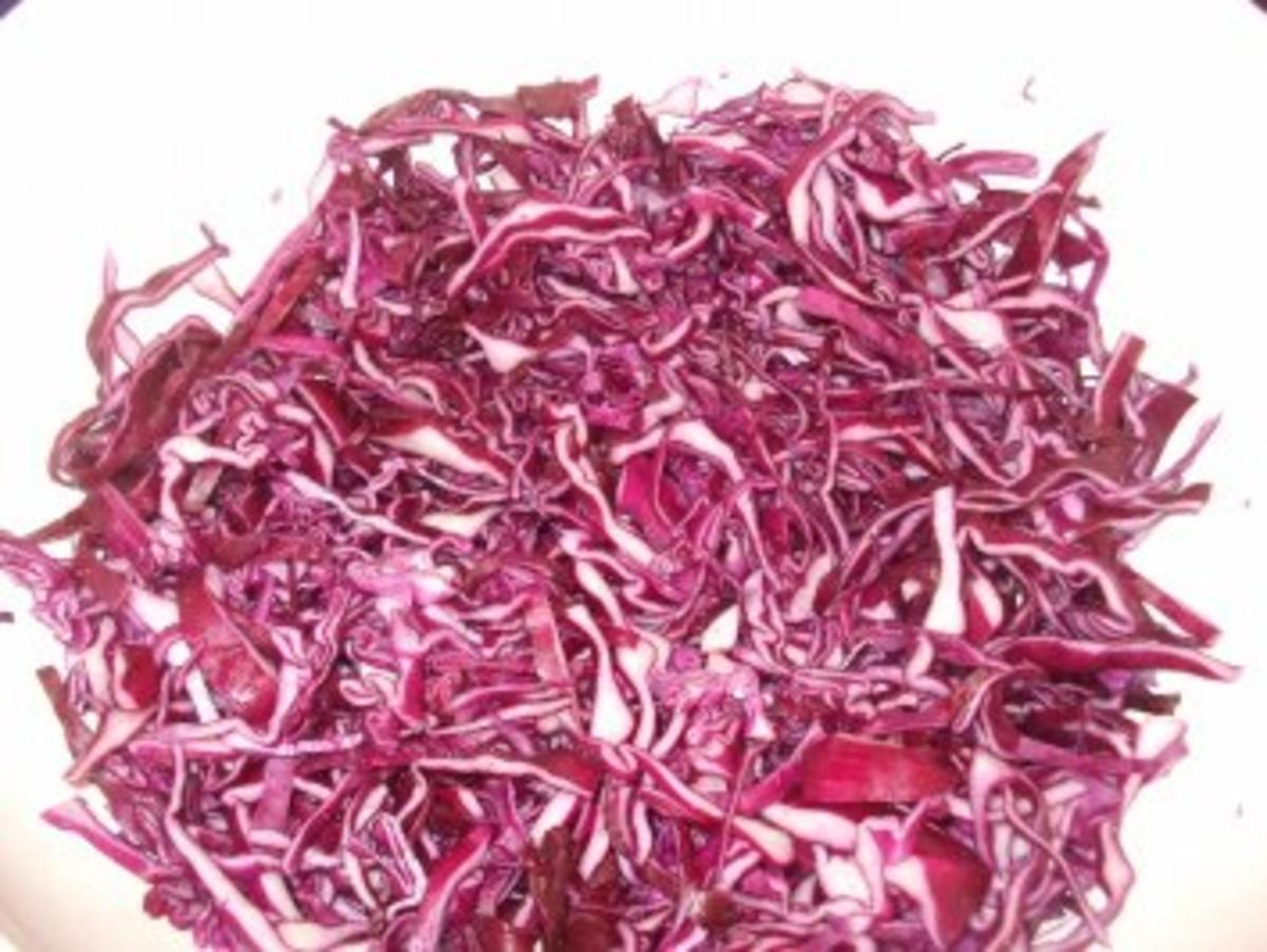 Bilder für Rotkrautsalat mit Rotkohl frisch und Salz Rezept