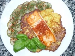 Reibekuchen mit gebratenem Lachs - Rezept