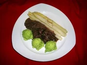 Rehragout aus Medaillons in Rotwein-Portsauce - Rezept