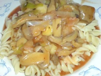 Nudeln mit Tomaten-Cremesoße oder mit Tomaten-Buttersoße - Rezept