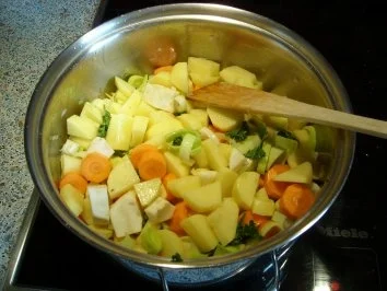Rezept: Kartoffelsuppe Bild Nr. 3 Kartoffelsuppe - Rezept - Bild Nr. 3