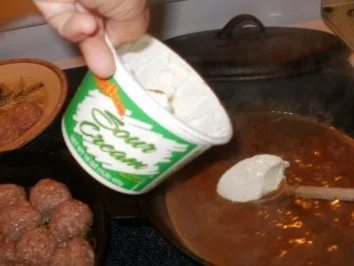 Hackfleischbaellchen - Schwedische Hackfleischbaellchen nach Amerikanischer Art - mit Hand gemachten Spaetzle - Rezept - Bild Nr. 4