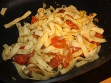 Fenchel mit Pilz/Käse Haube an Bandnudeln mit Knoblauch und Cherrytomaten - Rezept - Bild Nr. 9