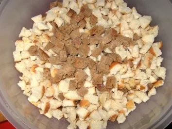 Tassenknödel  2   halb weiß- halb graubrot - Rezept - Bild Nr. 3