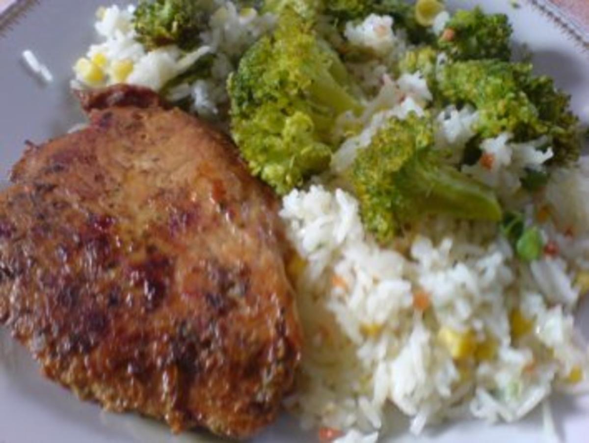 Broccoli-Reis-Pfanne mit Schweinesteaks - Rezept - Bild Nr. 2