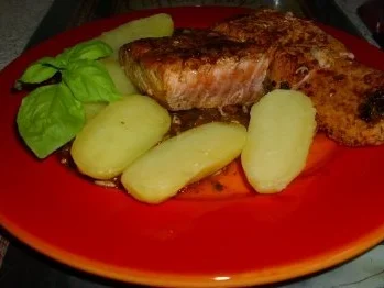 Lachsfilet mit Tomatenpürree und Pinienkernen - Rezept - Bild Nr. 3