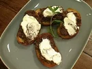 Rezept: Bruschetta mit Oliven-Tapenade und Artischocken Bruschetta mit Oliven-Tapenade und Artischocken - Rezept