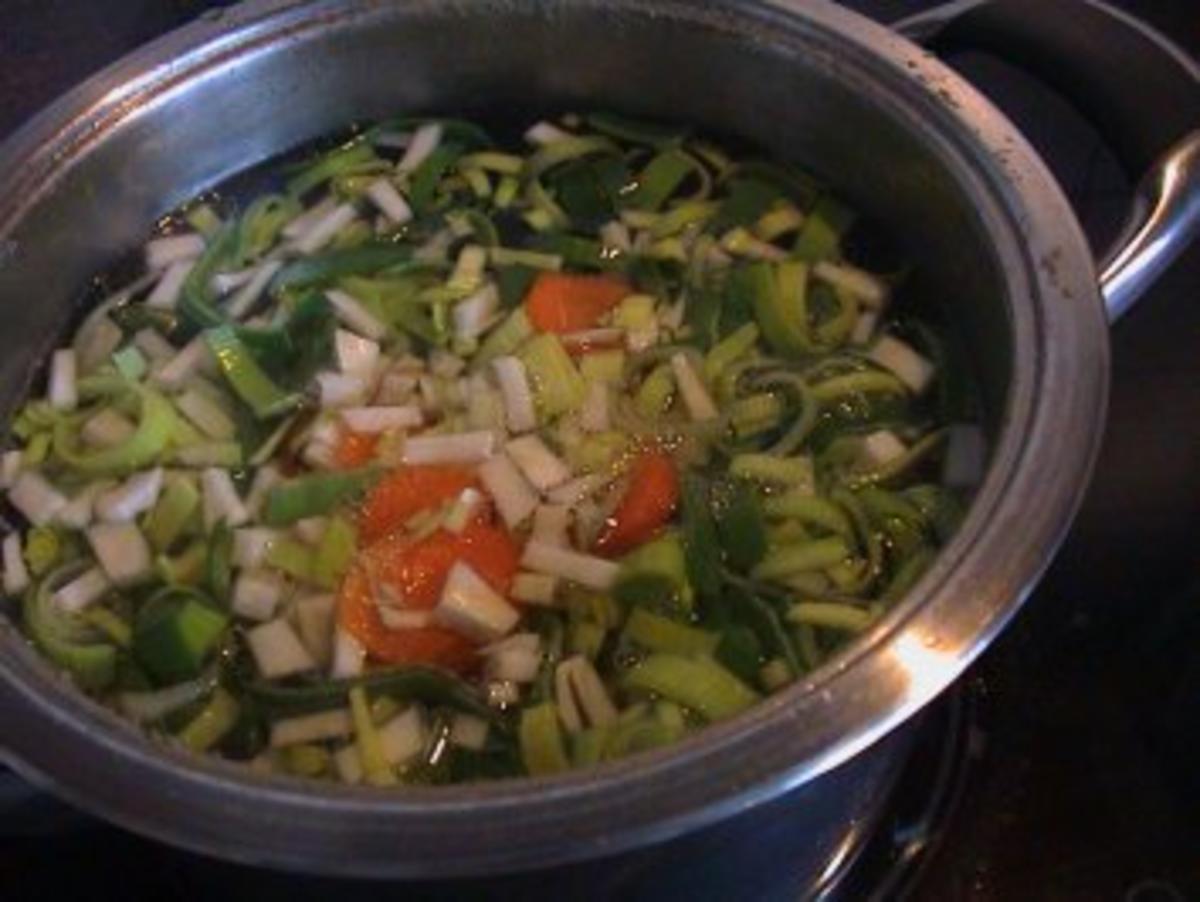 Rindfleischsuppe mit Gemüse im Dampfdrucktopf - Rezept - Bild Nr. 5