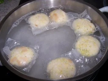 Bayerischer Knödel-Wurst-Auflauf - Rezept - Bild Nr. 2