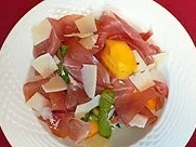 Mangos mit Serranoschinken, Limettenvinaigrette und grünem Spargel - Rezept