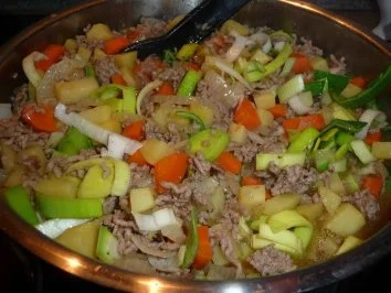 Geschmortes Zwiebelhackfleisch - Rezept - Bild Nr. 10