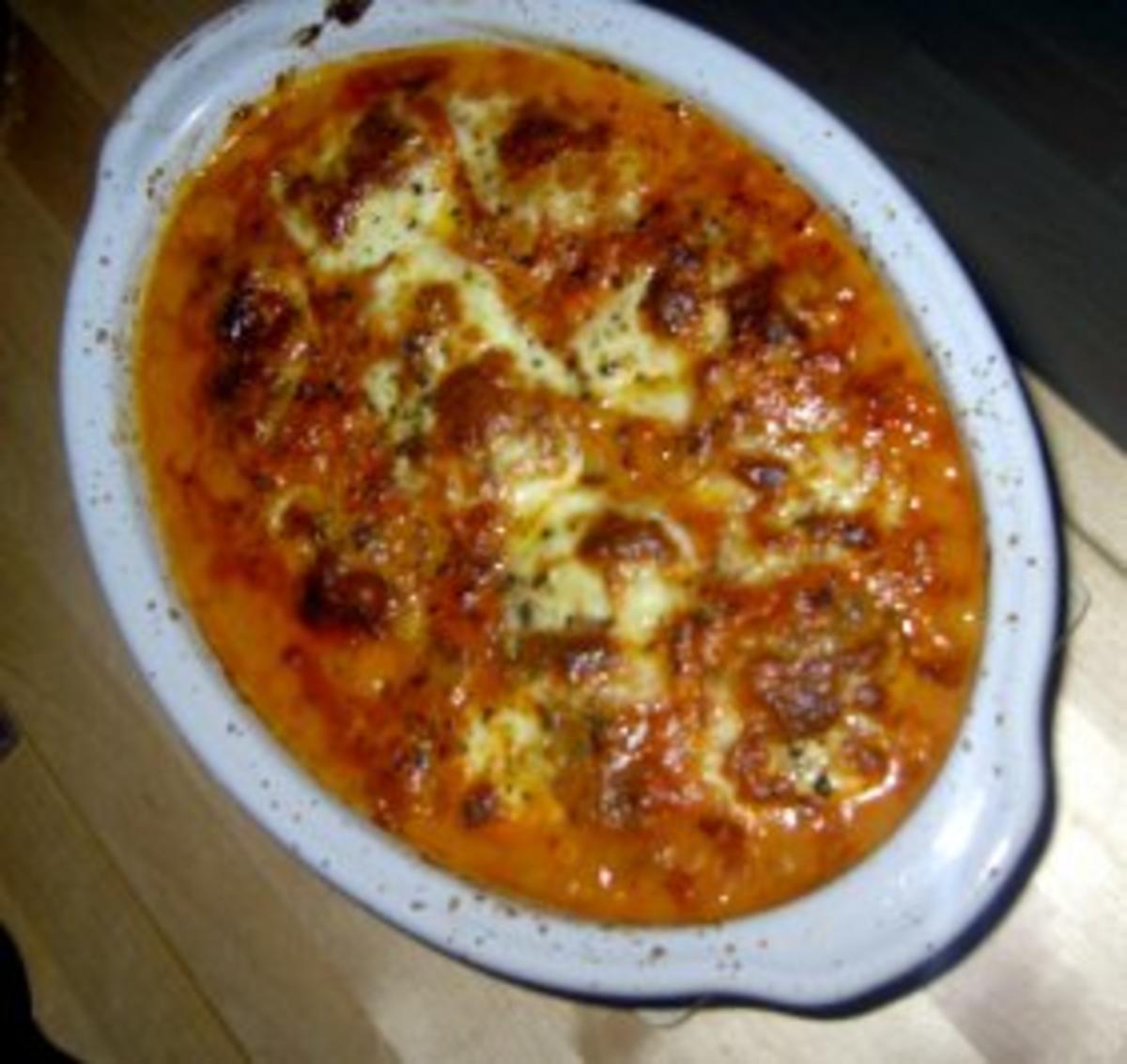 Orientalische Hackbällchen in Tomatensoße mit Mozarella überbacken ...