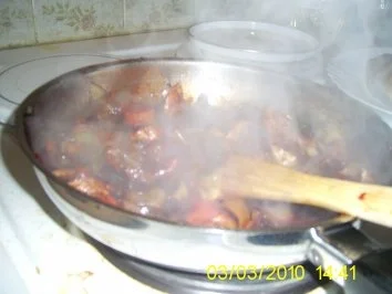 Rosa gebratene Barbarie-Entenbrust mit Honig-Ingwer-Jus auf Blaukraut und Semmelknödel - Rezept - Bild Nr. 8