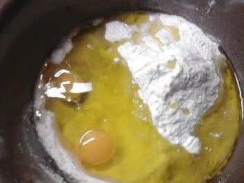 Apfel-Schoko-Muffins auf Vanillesossespiegel - Rezept - Bild Nr. 3