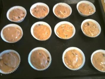 Apfel-Schoko-Muffins auf Vanillesossespiegel - Rezept - Bild Nr. 6