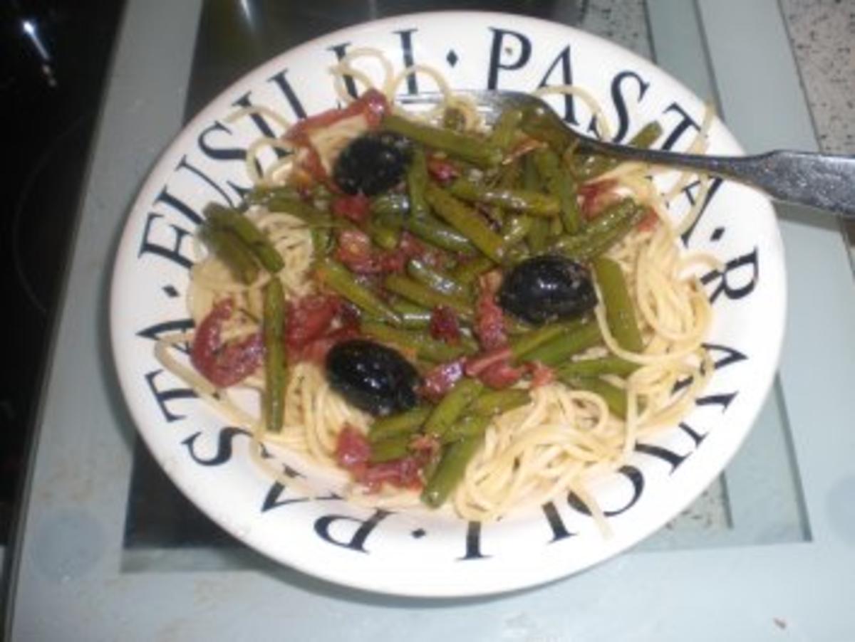 Spaghetti mit grünen Bohnen und Chili - Rezept