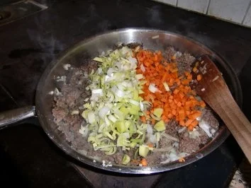 Rezept: AUFLAUF- KARTOFFEL MIT HACK Bild Nr. 3 AUFLAUF- KARTOFFEL MIT HACK - Rezept - Bild Nr. 3