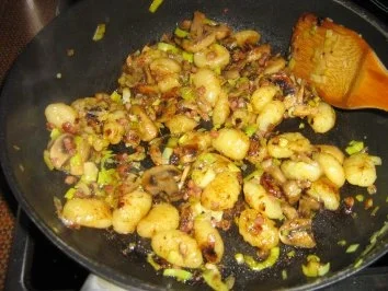 Gnocchi mit Champignion und Lauch gebraten - Rezept - Bild Nr. 3