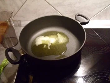 Zanderfilets unter der Kartoffelkruste auf Lauchgemüse in Keta-Kaviar-Schnittlauch-Sauce - Rezept - Bild Nr. 4