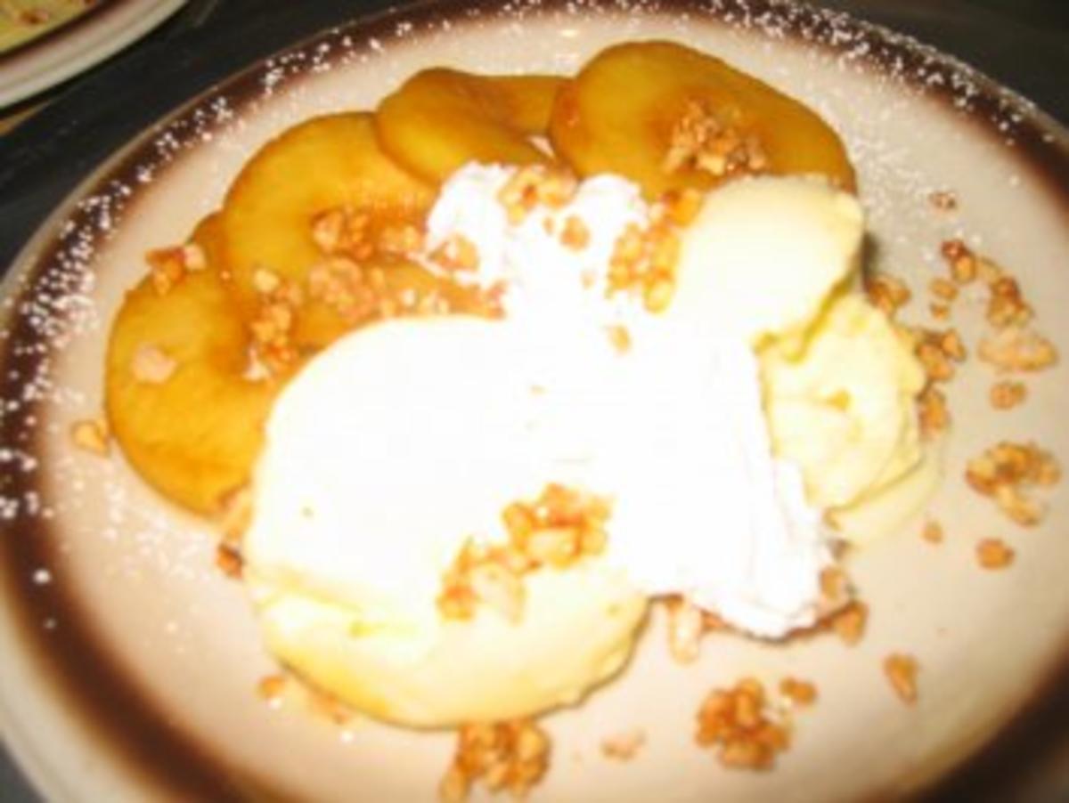 Dessert: Karamelisierte Calvadosäpfel mit Eis........... - Rezept