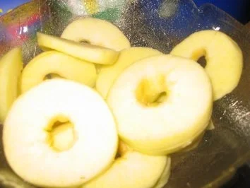 Rezept: Dessert: Karamelisierte Calvadosäpfel mit Eis........... Bild Nr. 8 Dessert: Karamelisierte Calvadosäpfel mit Eis........... - Rezept - Bild Nr. 8