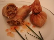 Fleisch: Knusprige Fleischtäschchen mit Chilisauce - Rezept