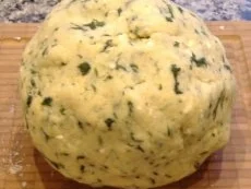 Parmesannockerln mit Spinat und Schafskäse - Rezept - Bild Nr. 3