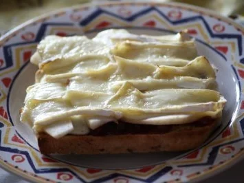 Birnen-Camembert-Toast - Rezept