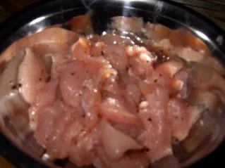 Fruchtiger Salat mit Hähnchenbruststreifen - Rezept - Bild Nr. 4