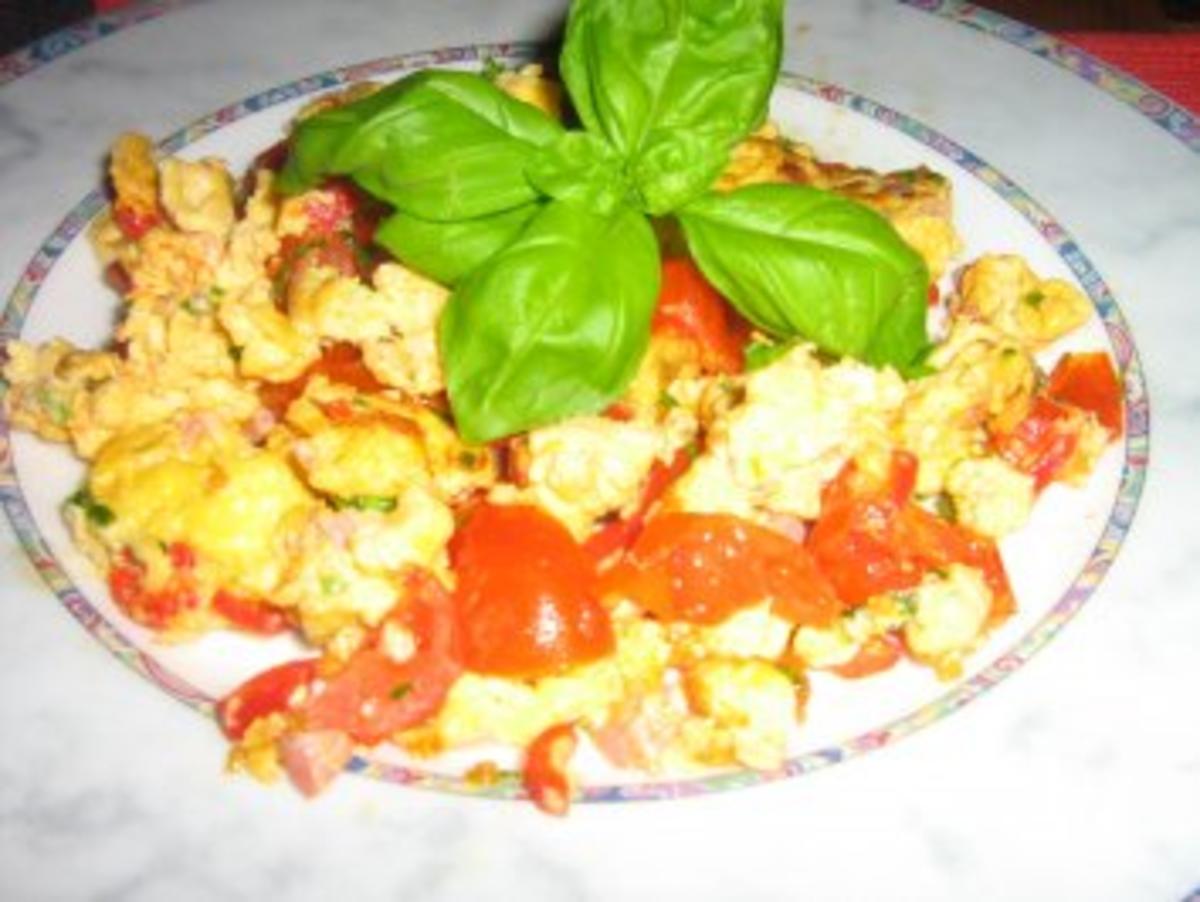Rührei mit Speck, Paprika und Tomaten - Rezept - Bild Nr. 7