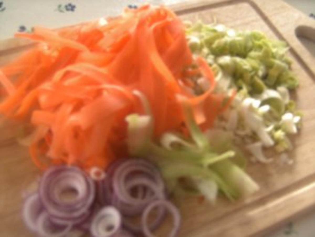Fischpfanne mit Gemüse u. Nudeln vereint - Rezept mit Bild - kochbar.de