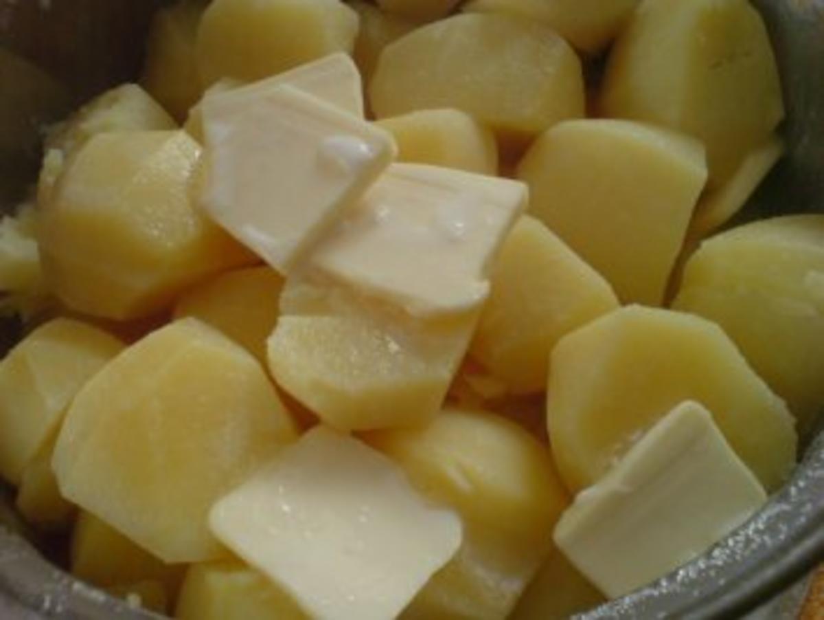 Kartoffelbrei mit Rührei und Gurkensalat - Rezept - Bild Nr. 7